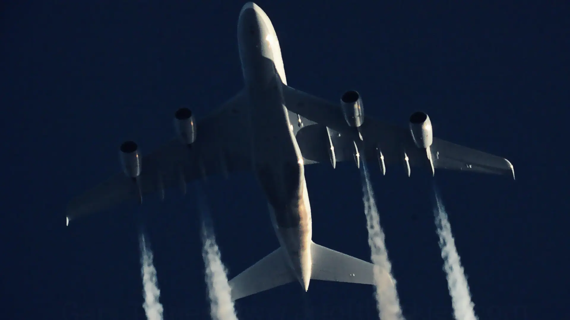 LH441 flying overhead this past evening... Atwood Ontario! @ArtoftheSkies on X